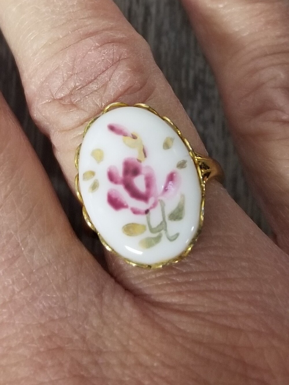 Vintage Oval Painted Flower Ring